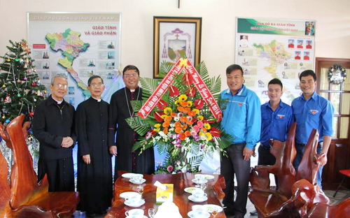  Đoàn thăm và chúc mừng Tòa Giám mục tỉnh